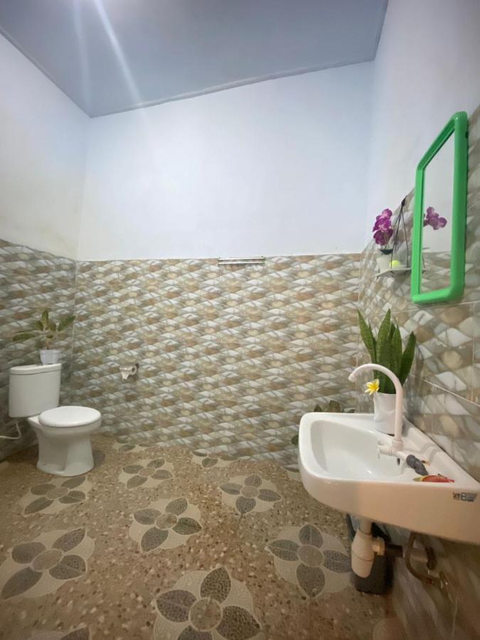 Kuwera Homestay Batununggul Ngoại thất bức ảnh