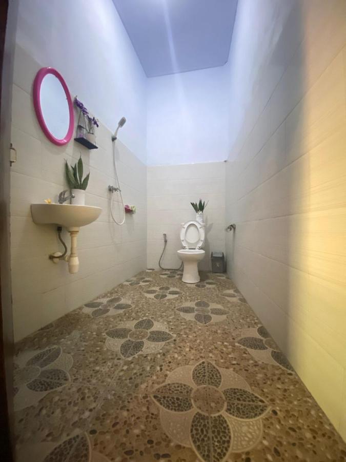Kuwera Homestay Batununggul Ngoại thất bức ảnh
