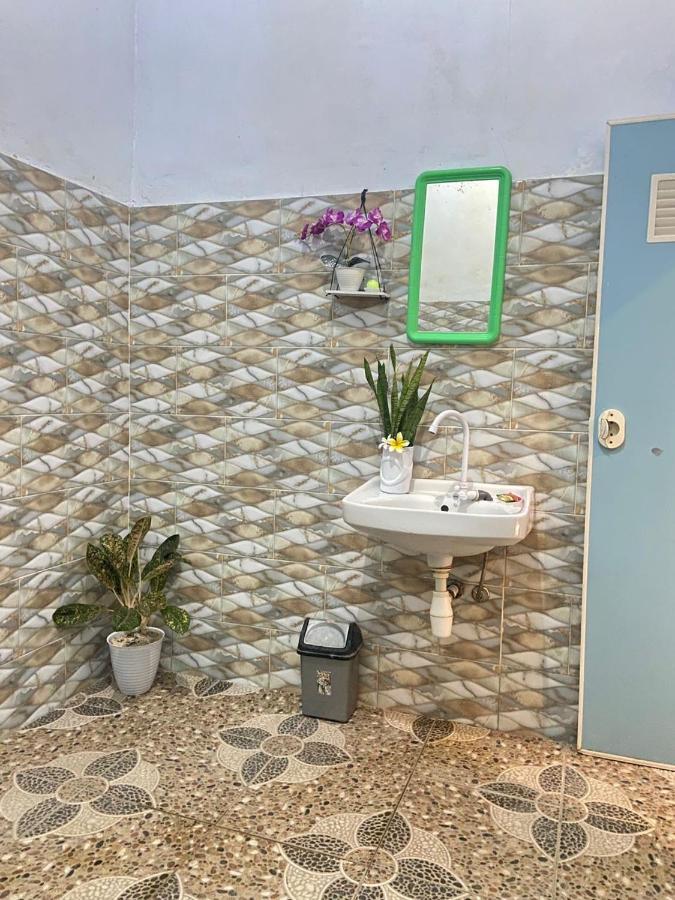 Kuwera Homestay Batununggul Ngoại thất bức ảnh