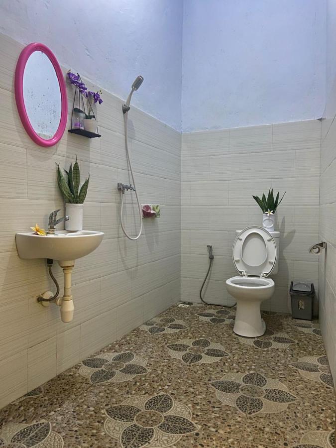 Kuwera Homestay Batununggul Ngoại thất bức ảnh